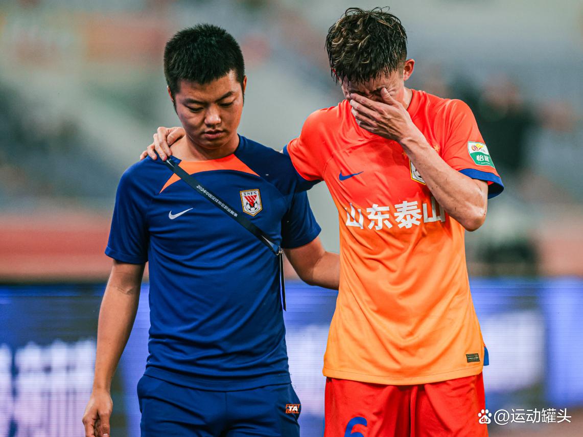 db电竞平台官网-风云突变！山东泰山赛前防线松动，荷甲版图或变，话题不断，数据趋势出现新变化