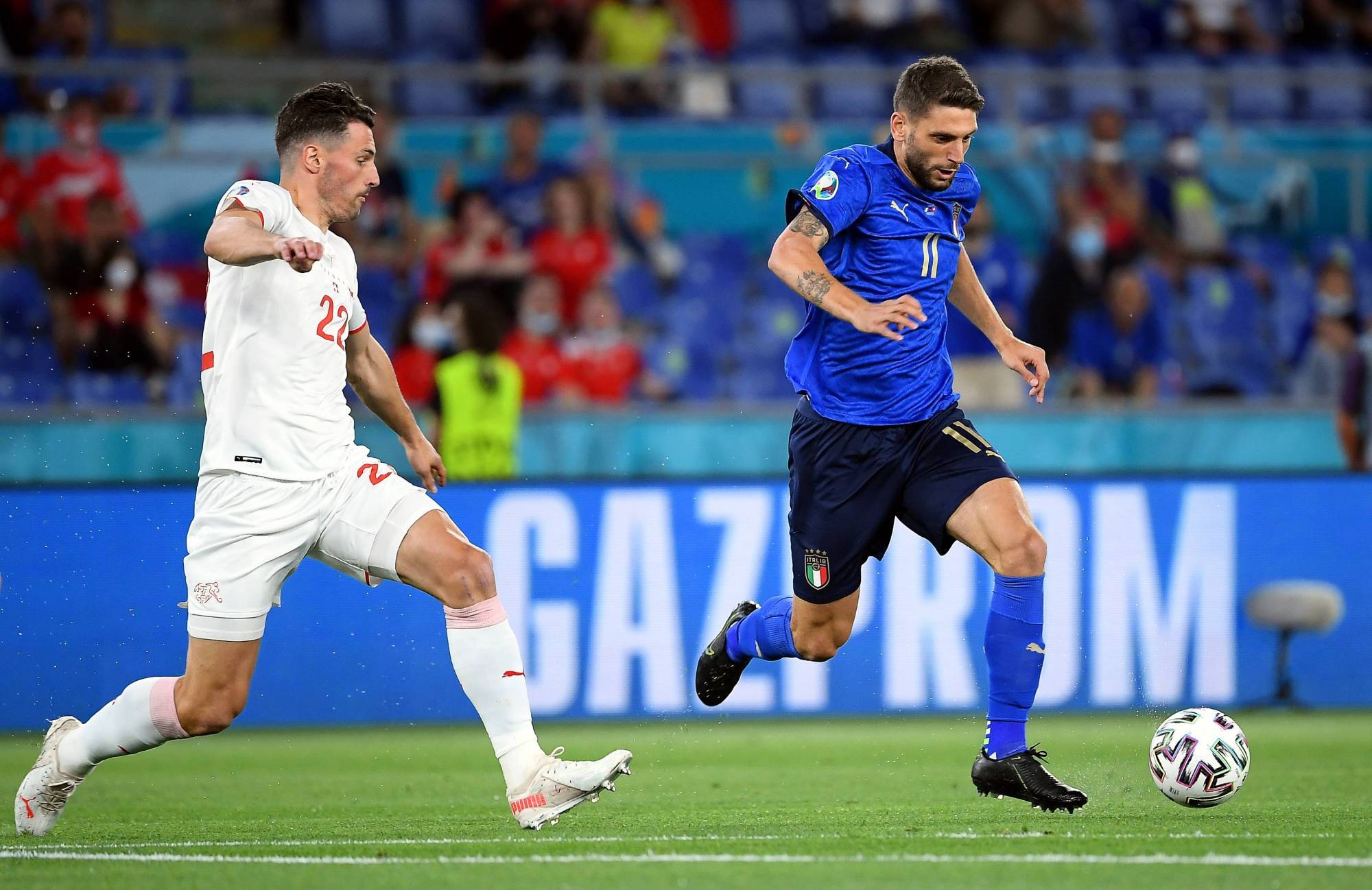 db体育官网-转折点本菲卡完成体检,德甲转会期攻防权衡,媒体盛赞,轮换策略成焦点